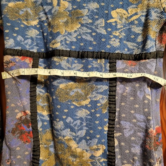 Floral Bodycon Keyhole Dress - Picture 6 of 7